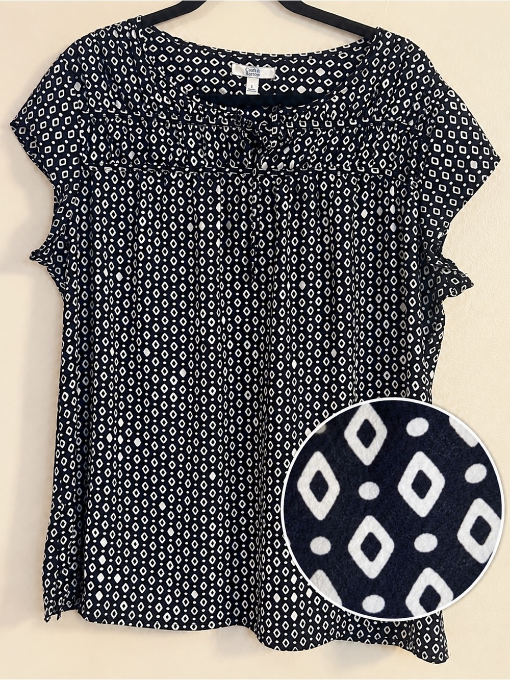 Croft & Barrow Black & White Geometric Print Top Size L